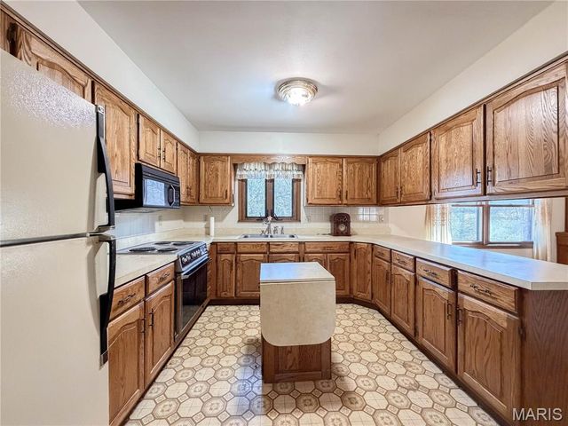 2560 Highway N, Pacific, MO 63069