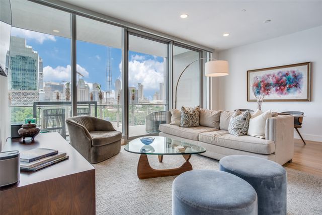 3130 N Harwood Street 707, Dallas, TX 75201