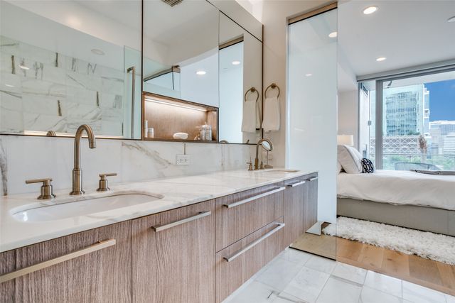 3130 N Harwood Street 707, Dallas, TX 75201