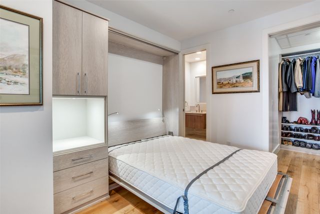 3130 N Harwood Street 707, Dallas, TX 75201