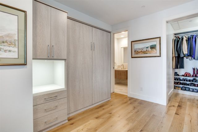 3130 N Harwood Street 707, Dallas, TX 75201