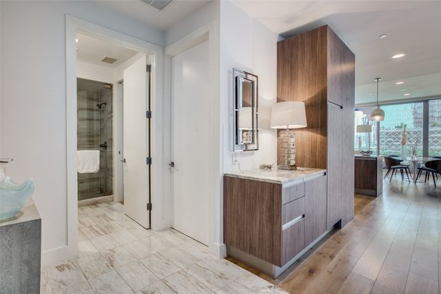 3130 N Harwood Street 707, Dallas, TX 75201