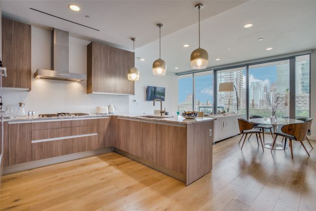 3130 N Harwood Street 707, Dallas, TX 75201