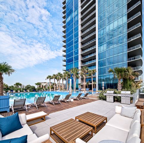 3130 N Harwood Street 707, Dallas, TX 75201