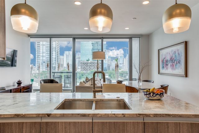 3130 N Harwood Street 707, Dallas, TX 75201