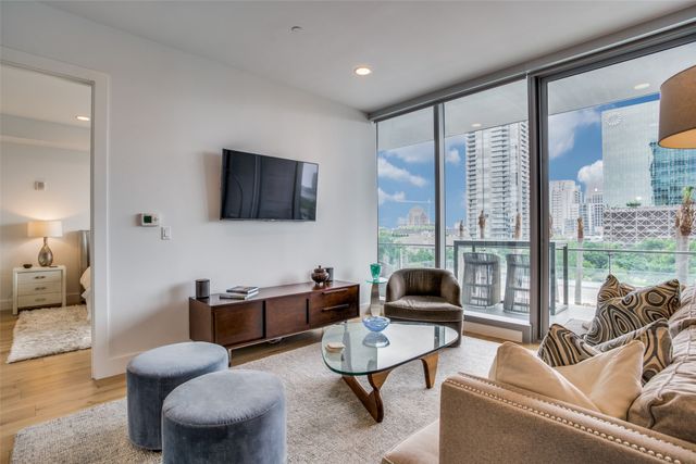 3130 N Harwood Street 707, Dallas, TX 75201