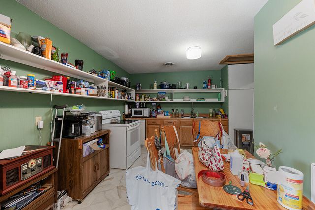 1302 Valley Avenue, Ava, MO 65608