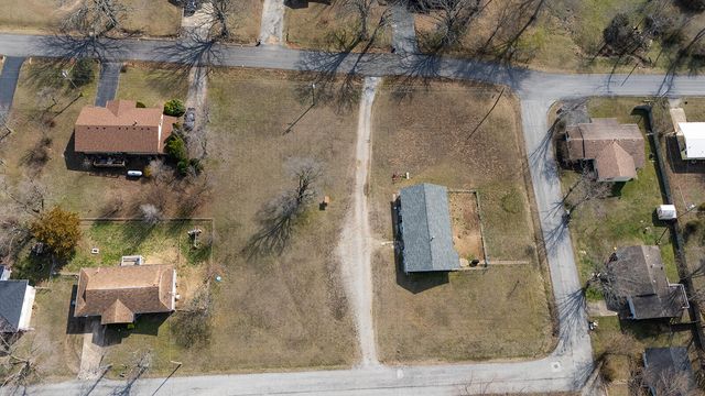 1302 Valley Avenue, Ava, MO 65608