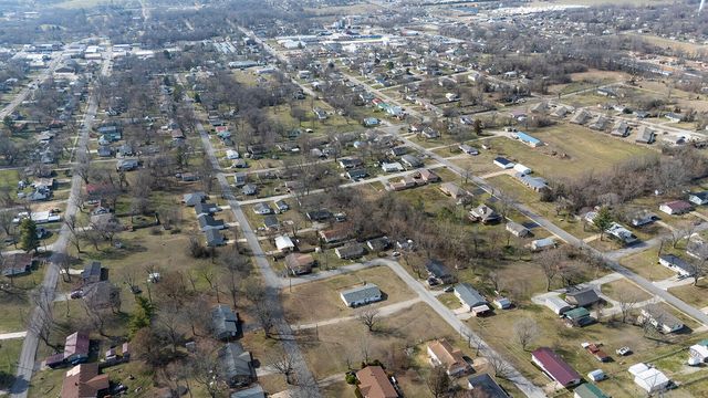 1302 Valley Avenue, Ava, MO 65608