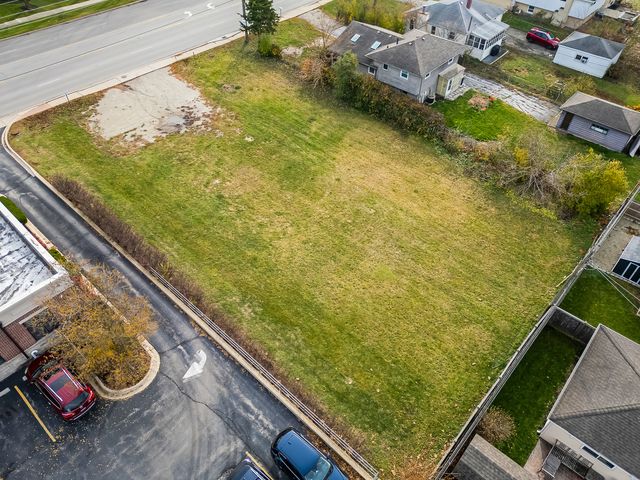 3920 N CASS Avenue, Westmont, IL 60559