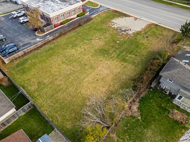 3920 N CASS Avenue, Westmont, IL 60559