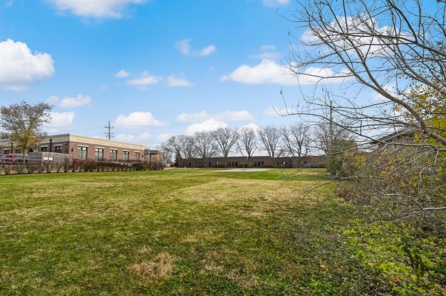 3920 N CASS Avenue, Westmont, IL 60559