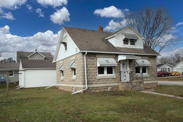231 N NASH STREET, Hortonville, WI 54944