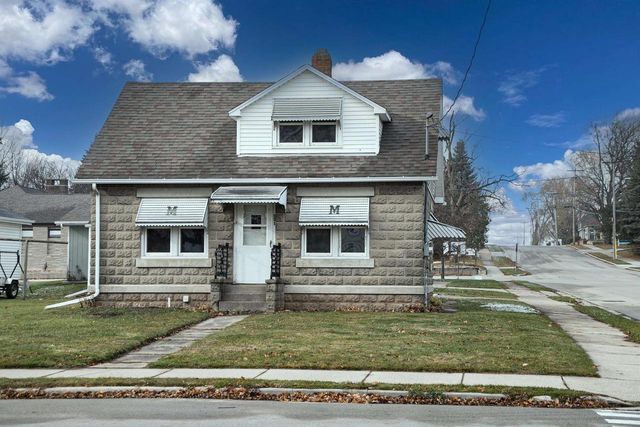 231 N NASH STREET, Hortonville, WI 54944