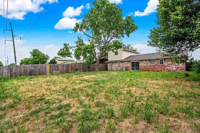 6930 SW Forest Ave, Lawton, OK 73505