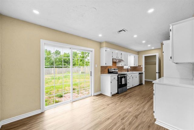 6930 SW Forest Ave, Lawton, OK 73505