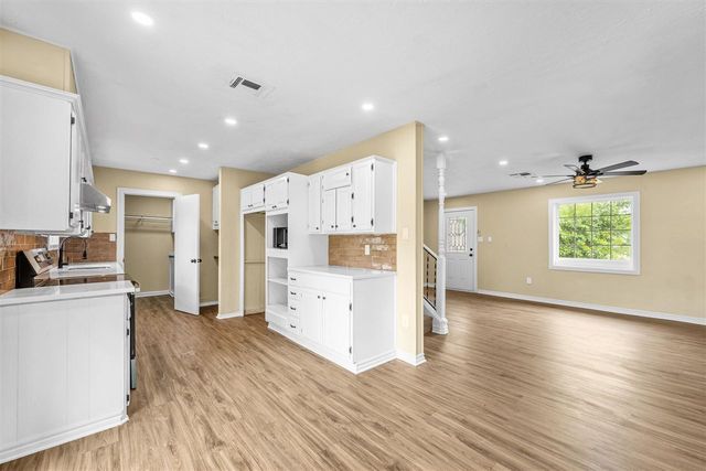 6930 SW Forest Ave, Lawton, OK 73505