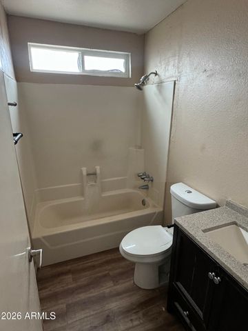 2602 E CHARLESTON Avenue, Phoenix, AZ 85032