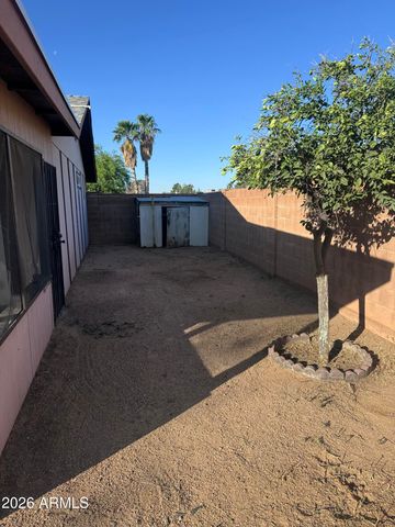 2602 E CHARLESTON Avenue, Phoenix, AZ 85032