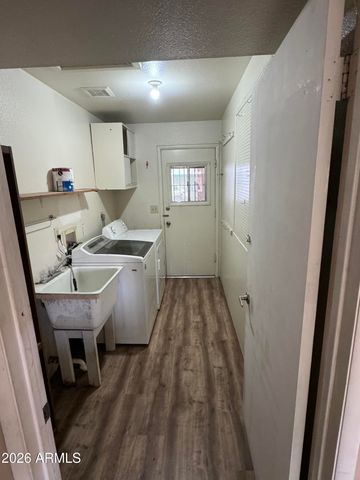 2602 E CHARLESTON Avenue, Phoenix, AZ 85032