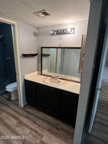 2602 E CHARLESTON Avenue, Phoenix, AZ 85032