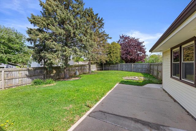 1517 Merry COURT, Port Washington, WI 53074