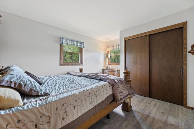 1517 Merry COURT, Port Washington, WI 53074