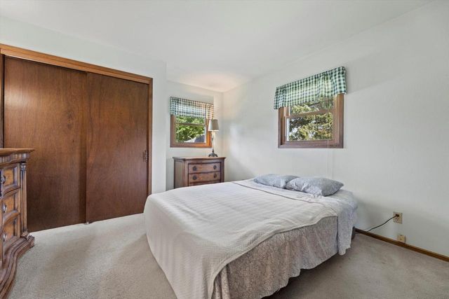 1517 Merry COURT, Port Washington, WI 53074