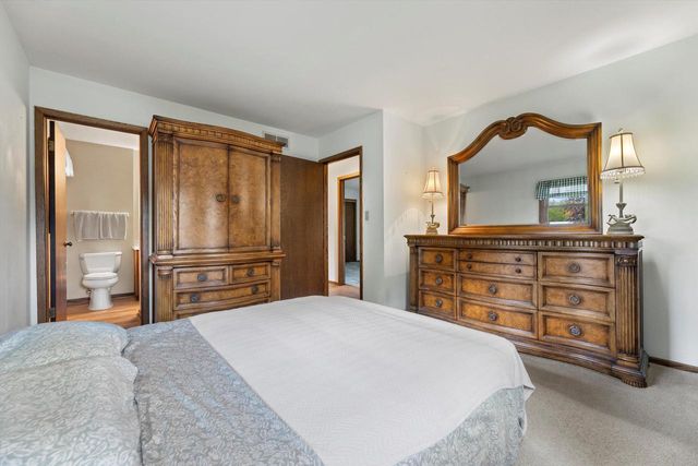 1517 Merry COURT, Port Washington, WI 53074