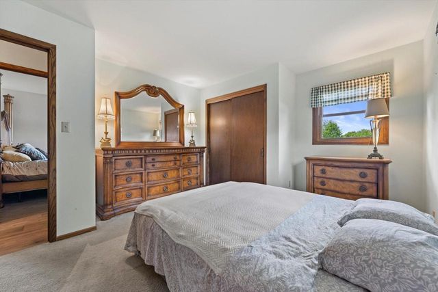 1517 Merry COURT, Port Washington, WI 53074
