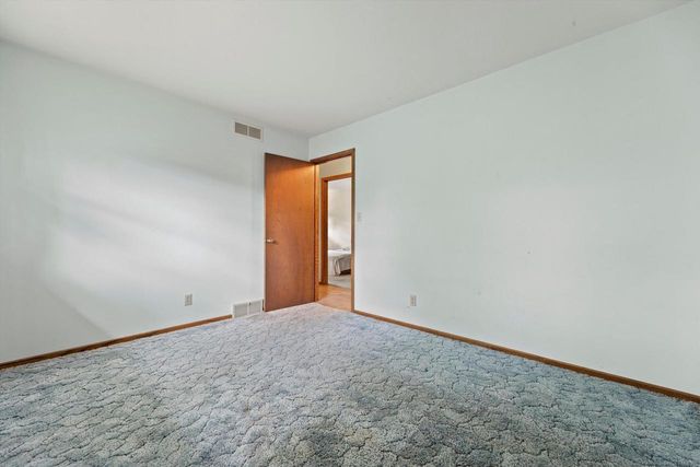 1517 Merry COURT, Port Washington, WI 53074