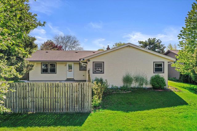 1517 Merry COURT, Port Washington, WI 53074