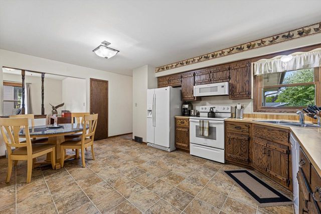 1517 Merry COURT, Port Washington, WI 53074