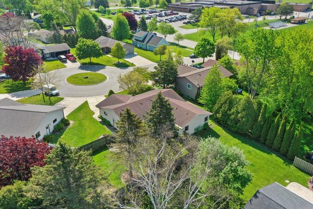 1517 Merry COURT, Port Washington, WI 53074