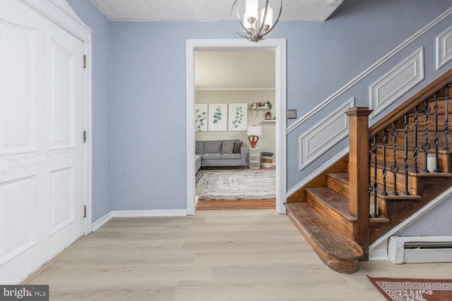 523 W BROAD ST, Gibbstown, NJ 08027