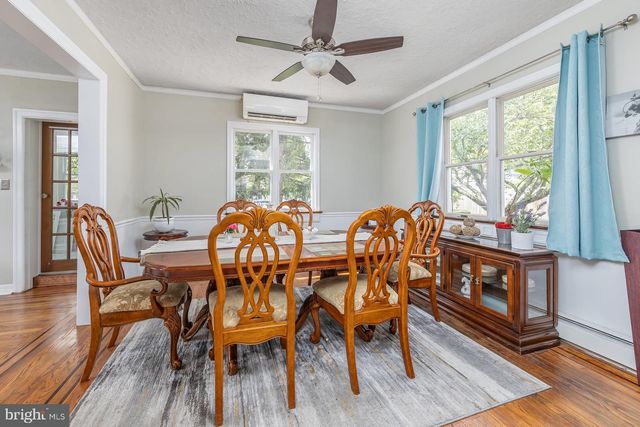523 W BROAD ST, Gibbstown, NJ 08027