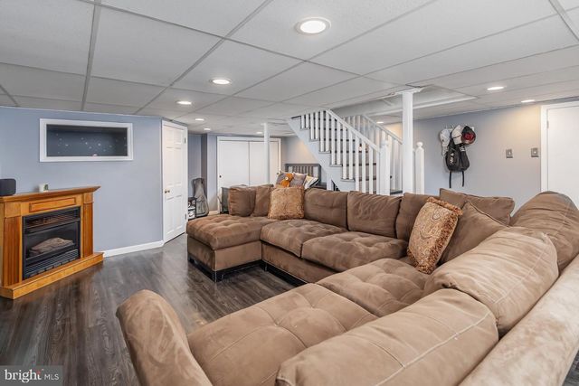 523 W BROAD ST, Gibbstown, NJ 08027