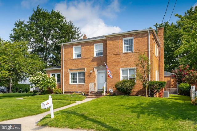 523 W BROAD ST, Gibbstown, NJ 08027