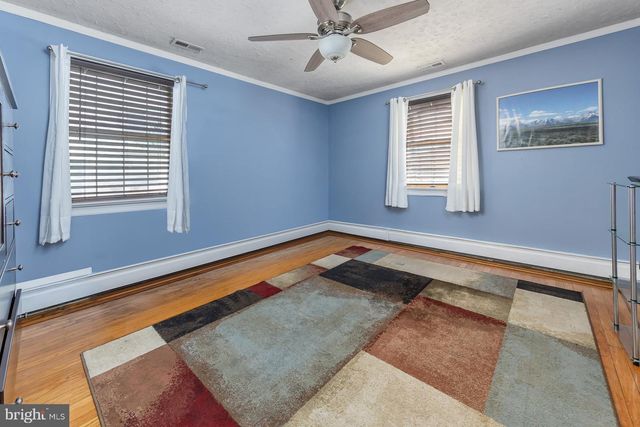523 W BROAD ST, Gibbstown, NJ 08027
