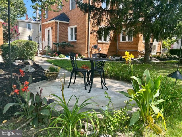 523 W BROAD ST, Gibbstown, NJ 08027