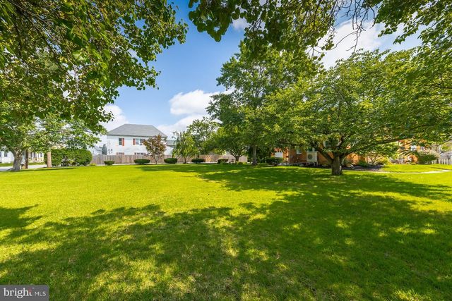 523 W BROAD ST, Gibbstown, NJ 08027