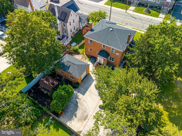 523 W BROAD ST, Gibbstown, NJ 08027
