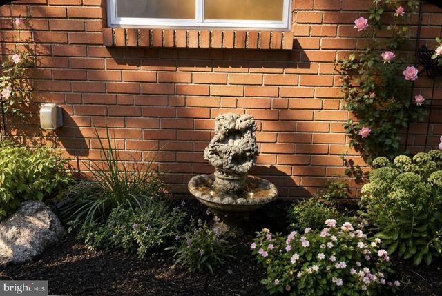 523 W BROAD ST, Gibbstown, NJ 08027