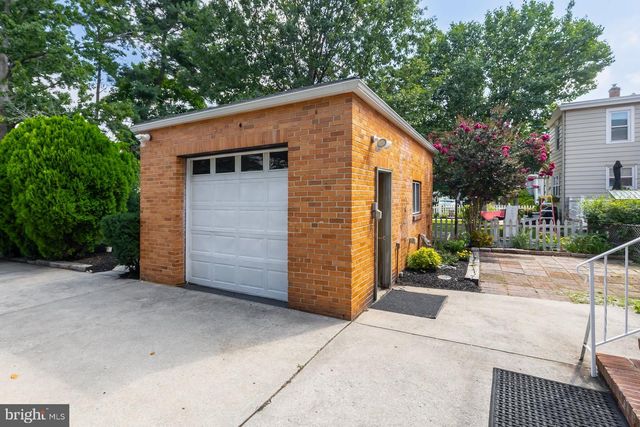 523 W BROAD ST, Gibbstown, NJ 08027