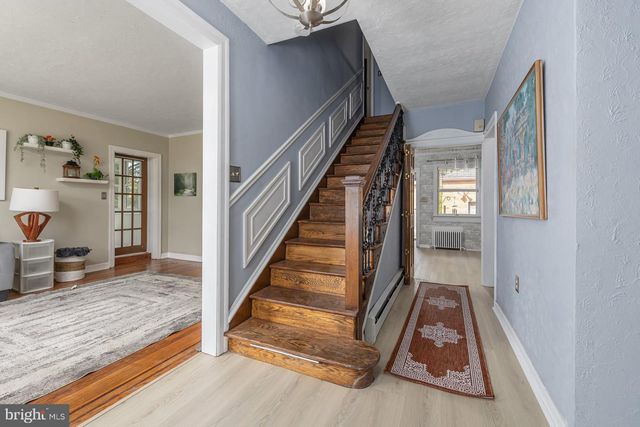523 W BROAD ST, Gibbstown, NJ 08027