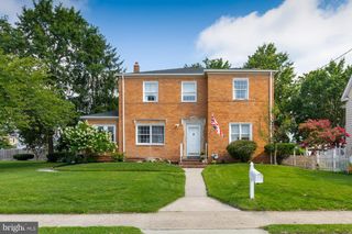 523 W BROAD ST, Gibbstown, NJ 08027