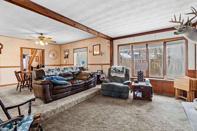 10528 Lake Shore Drive, Fenton, MI 48430