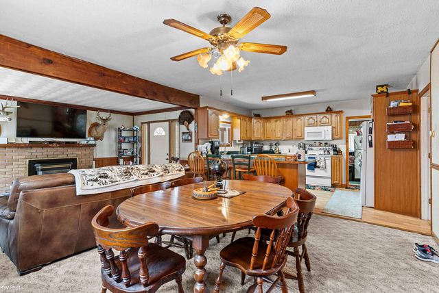 10528 Lake Shore Drive, Fenton, MI 48430