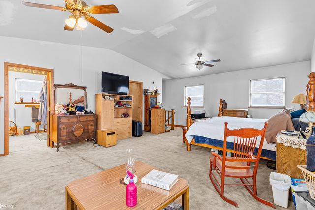 10528 Lake Shore Drive, Fenton, MI 48430