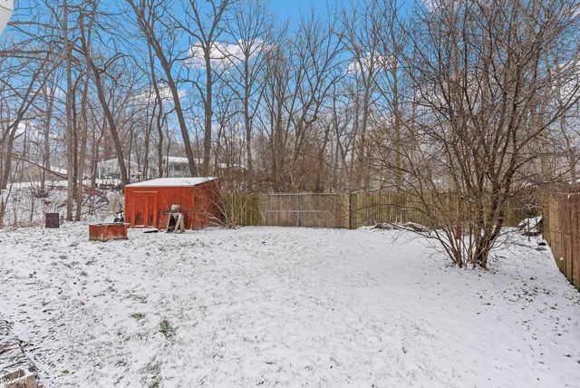 10528 Lake Shore Drive, Fenton, MI 48430